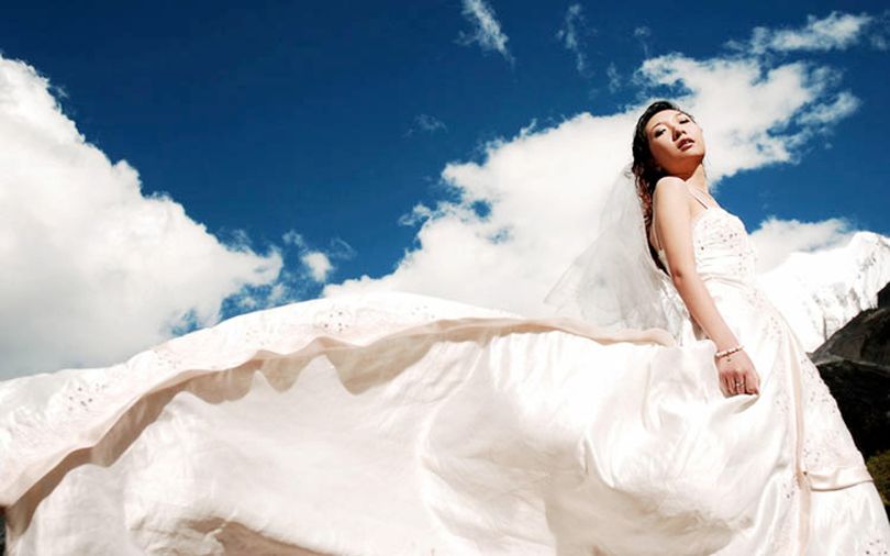 https://delniusdiario.com/wp-content/uploads/2022/09/korean-bride-in-the-white-dress.jpg